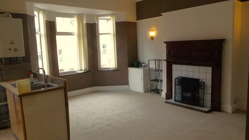 2 Bed Apartment To Let. 1c Crescent Walk, West Kirby, Wirral