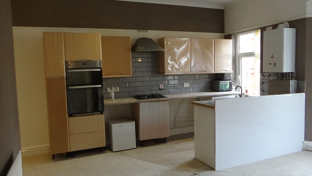 2 Bed Apartment To Let. 1c Crescent Walk, West Kirby, Wirral