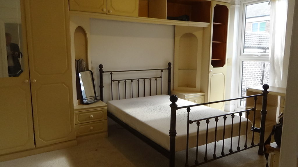 2 Bed Apartment To Let. 1c Crescent Walk, West Kirby, Wirral