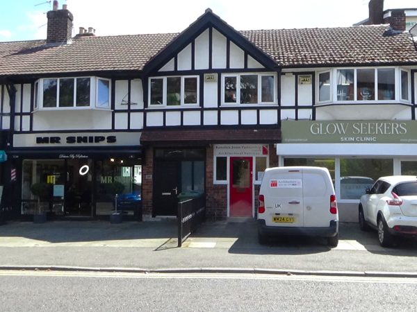 Self Contained Suite of Three First Floor Offices in Central Heswall, Wirral with Parking.